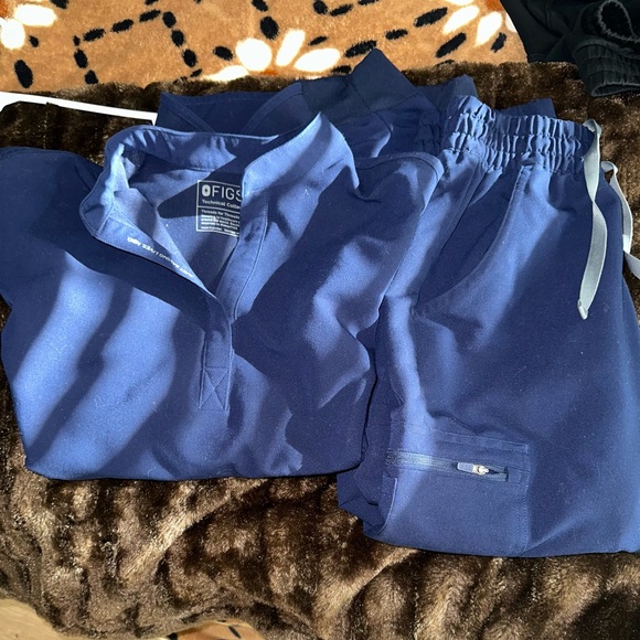 Figs Technical Collection Scrub Top - Navy Blue - Picture 1 of 3